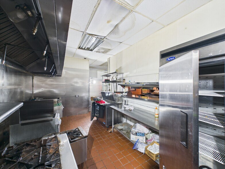 More Photos Of 6314 Antoine Dr, Houston Restaurant For Sale