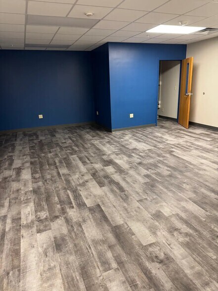 More Photos Of 4627 Dixie Hwy, Louisville Office For Sale