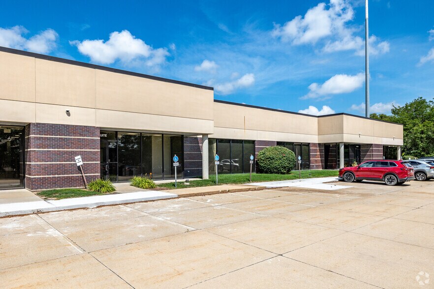 More Photos Of 8101 Birchwood Ct, Johnston Flex For Sale