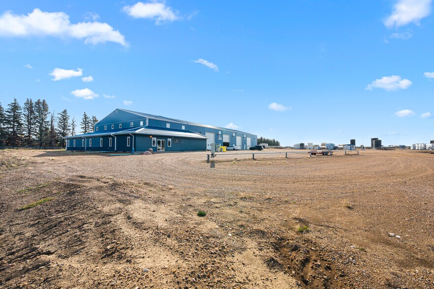 More Photos Of 501077 RR13 Airport Rd, Lloydminster Warehouse For Lease
