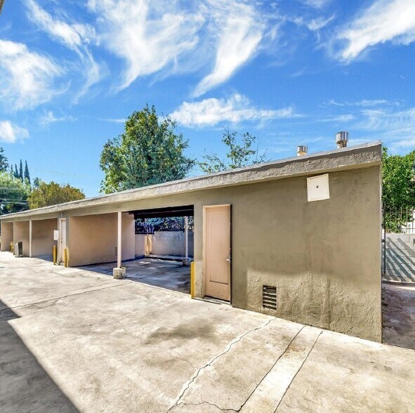 More Photos Of 6911 Haskell Ave, Van Nuys Apartments For Sale