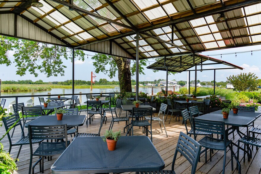 More Photos Of 21384 Coopertown Rd, Tilghman Hotel For Sale