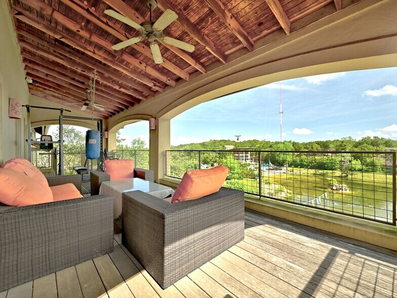 More Photos Of 610 Crystal Creek Dr, Austin Specialty For Sale