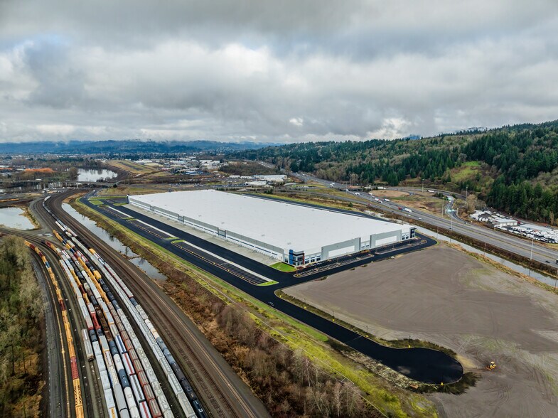 More Photos Of 2700 Talley Way, Kelso Warehouse For Lease