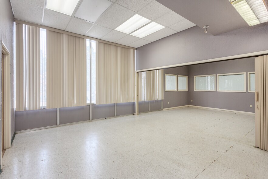 More Photos Of 100 Collinsville St, Whitesboro Light Manufacturing For Lease