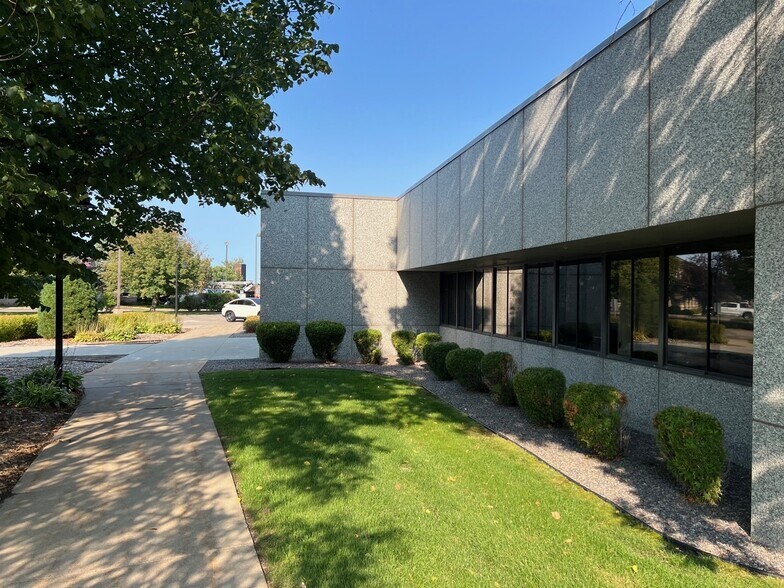 More Photos Of 220 Park Ave S, Saint Cloud Office For Lease