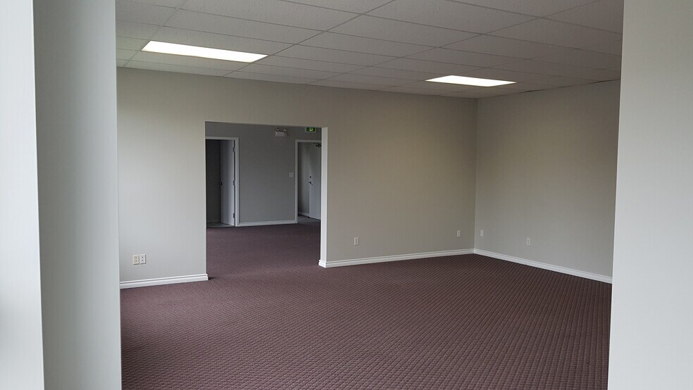 More Photos Of 5270 Imperial St, Burnaby Manufacturing For Sale