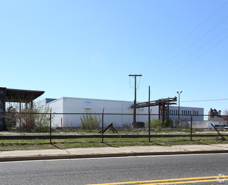 More Photos Of 45 Griffith St, Salem Warehouse For Sale