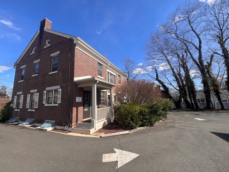 More Photos Of 80 Court St, Freehold Office For Sale