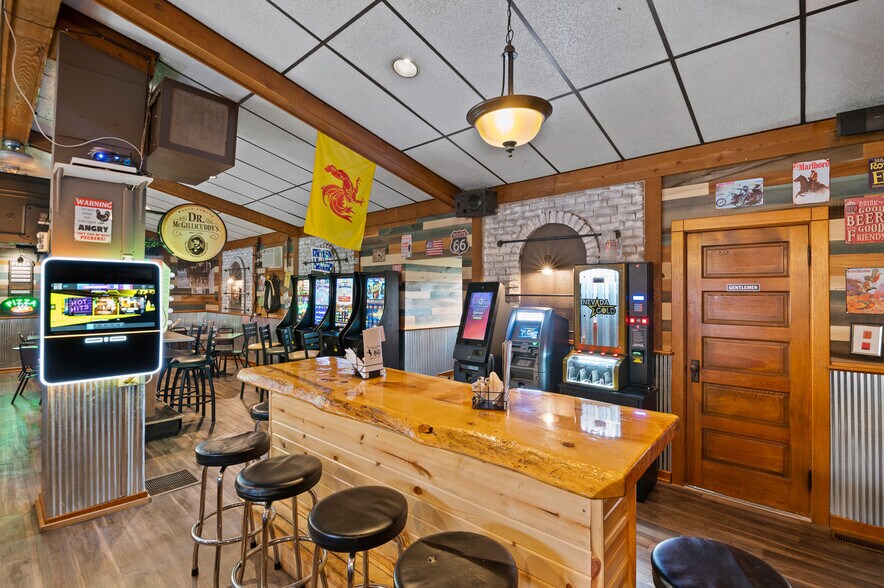 More Photos Of 1689 Day St, Greenleaf Restaurant For Sale