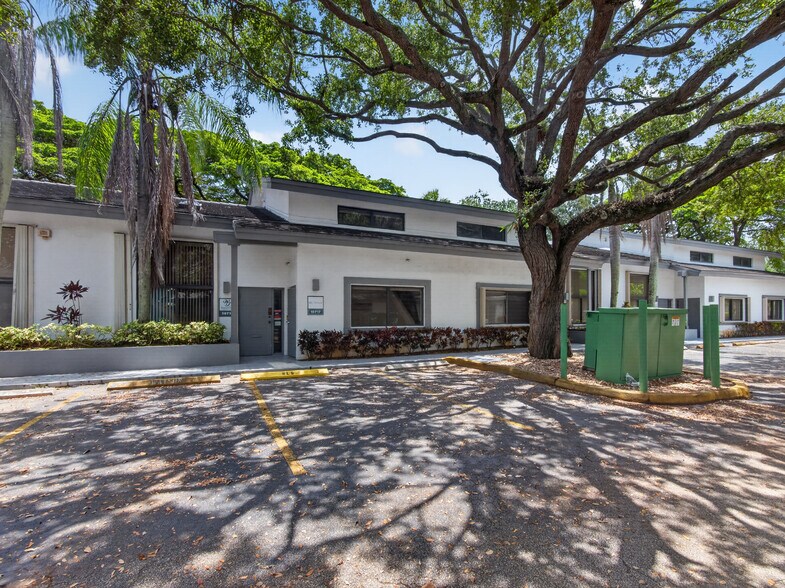 More Photos Of 10717 Sw 104th St, Miami Office For Sale