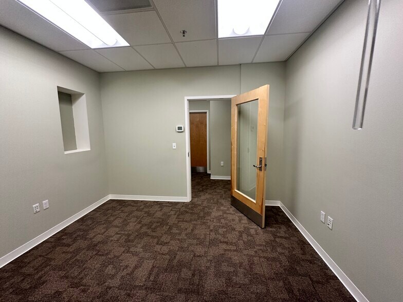 More Photos Of 1207 N 152nd St, Shoreline Lodge Meeting Hall For Lease