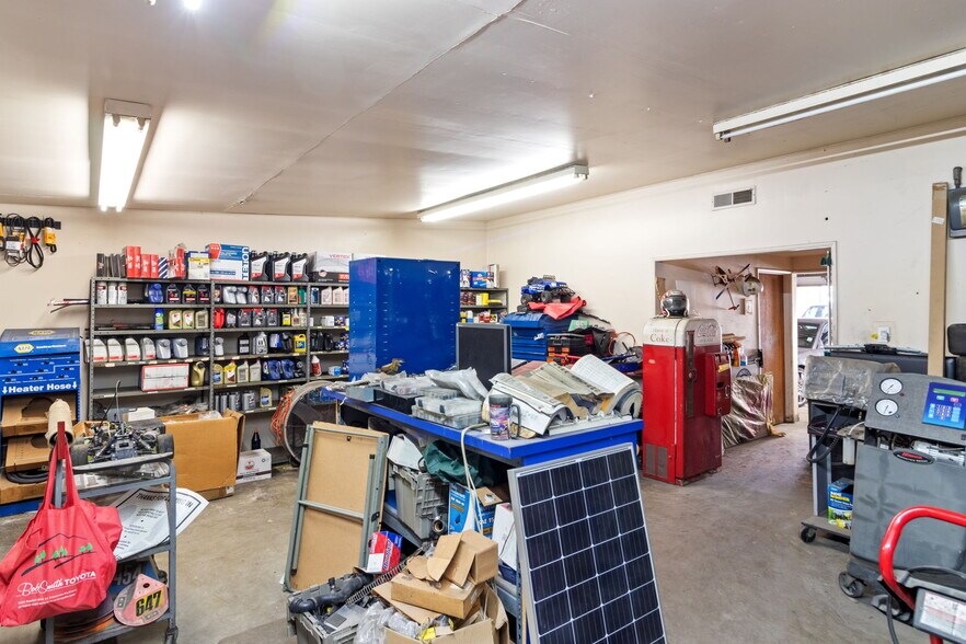 More Photos Of 2819 E South St, Long Beach Warehouse For Sale