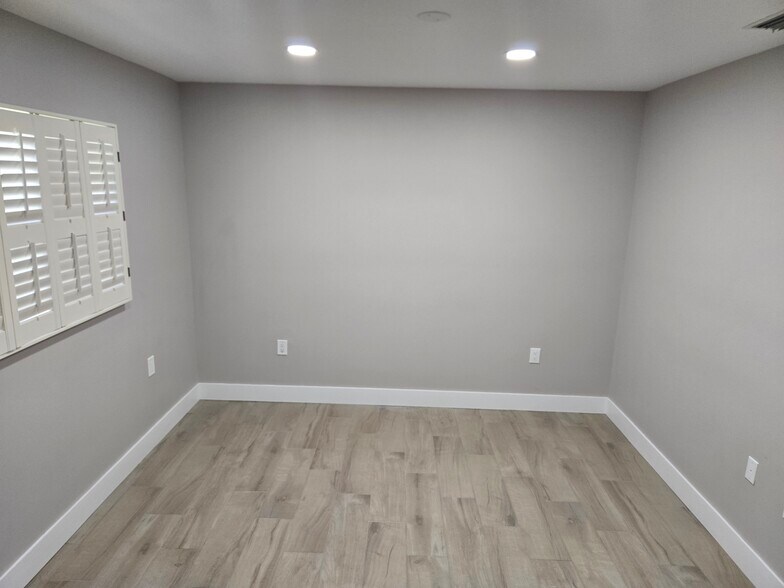 More Photos Of 13551 Walsingham Rd, Largo Office Residential For Sale