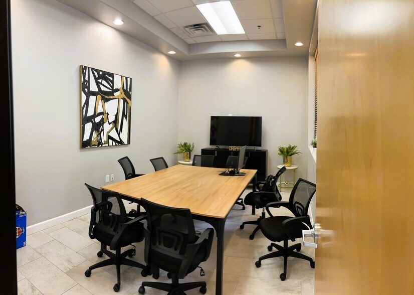 More Photos Of 80 N McClintock Dr, Chandler Medical For Sale