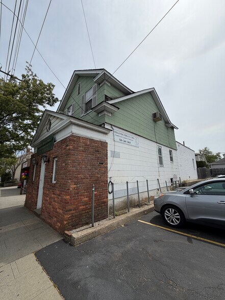 More Photos Of 85 Hillside Ave, Williston Park Flex For Sale