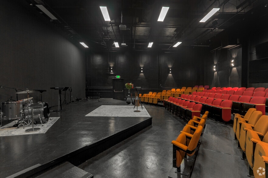 More Photos Of 2940 16th St, San Francisco Loft Creative Space For Sale