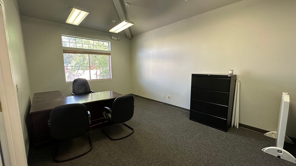 More Photos Of 3590 W Plumb Ln, Reno Freestanding For Lease