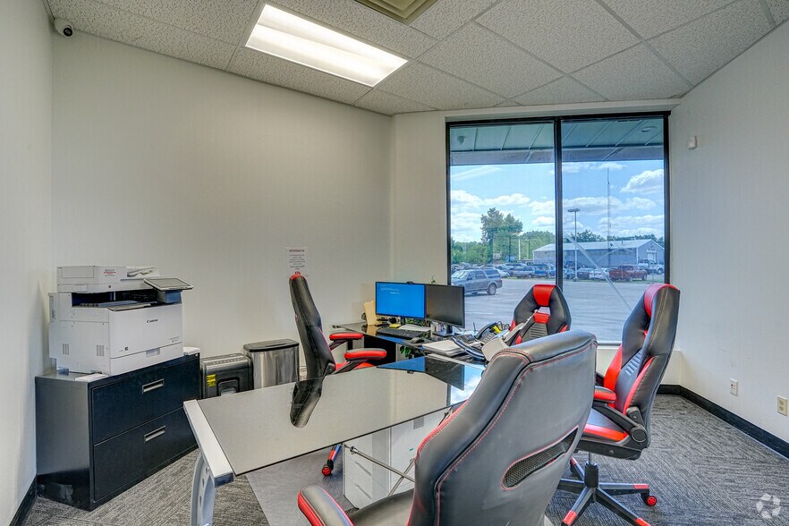 More Photos Of 6491 Broadway, Merrillville Auto Dealership For Lease