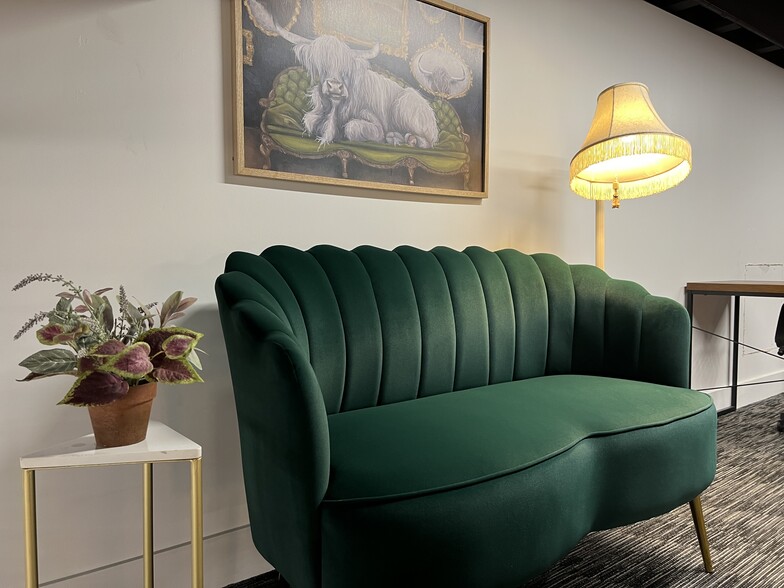 More Photos Of 132 W International Speedway Blvd, Daytona Beach Office For Lease