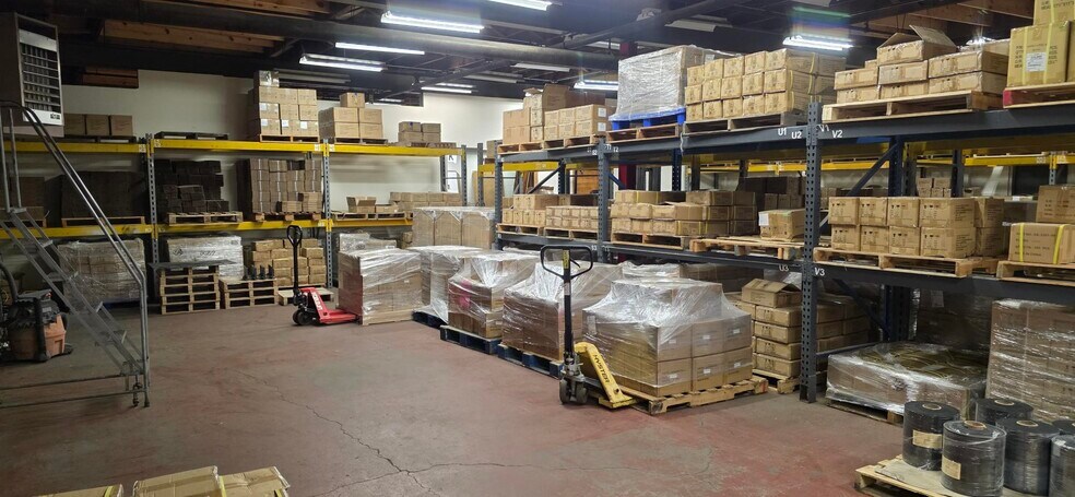 More Photos Of 6465 N Avondale Ave, Chicago Manufacturing For Sale