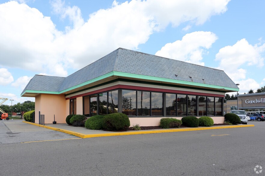 More Photos Of 7257 Fulton Dr, Canton Unknown For Lease