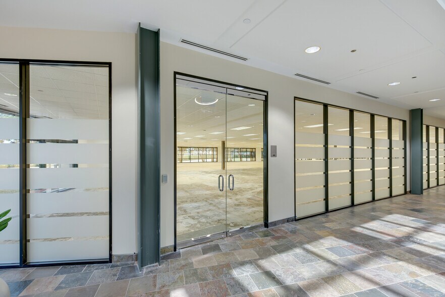 More Photos Of 4700 W Sam Houston Pky N, Houston Office For Lease
