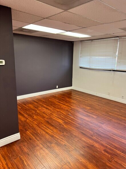 More Photos Of 9010 Corbin Ave, Northridge Office For Lease