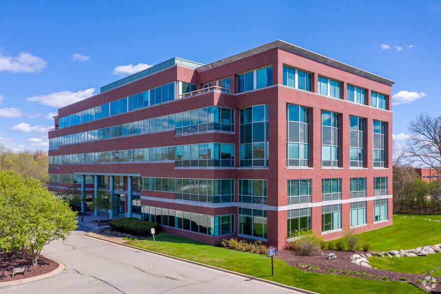 More Photos Of 19500 Victor Pky, Livonia Office For Lease