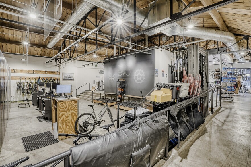 More Photos Of 845 Lincoln St, Denver Freestanding For Sale