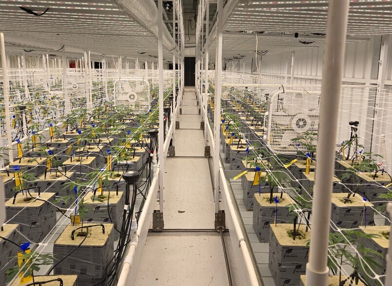 More Photos Of 609 Indian Rd, Seiling Auto Repair For Sale