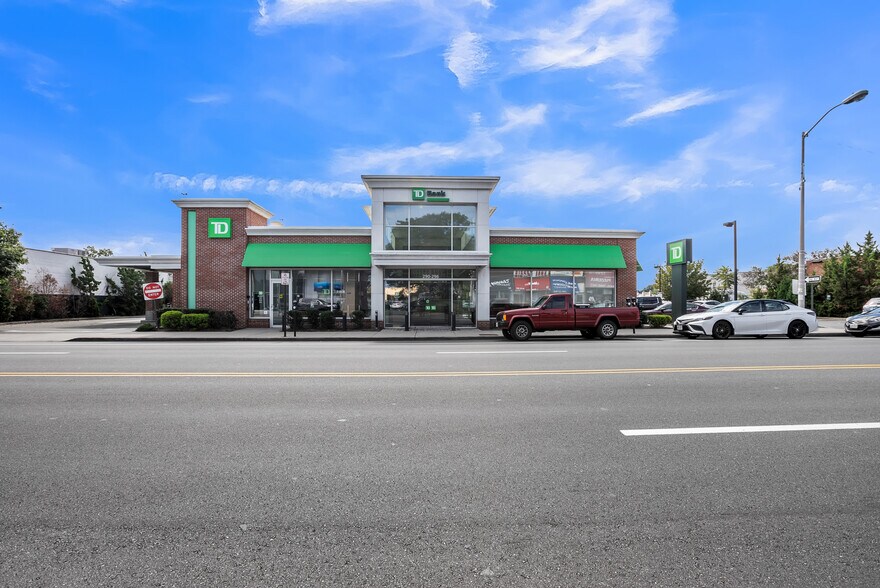 Primary Photo Of 290-296 Merrick Rd, Rockville Centre Bank For Sale