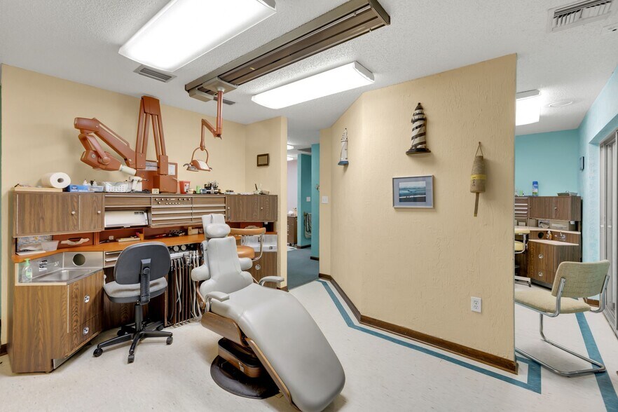 More Photos Of 150 N Banana River Dr, Merritt Island Healthcare For Lease