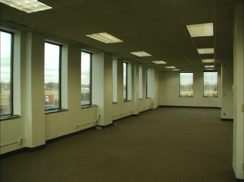 More Photos Of 2610 University Ave W, Saint Paul Office For Lease