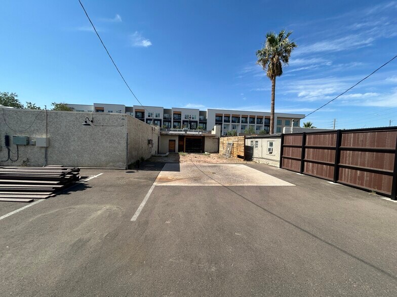 More Photos Of 4720 E Van Buren St, Phoenix Office For Lease