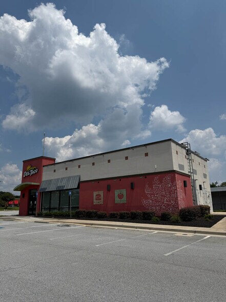 More Photos Of 109 Banks Rd, Fayetteville Fast Food For Lease
