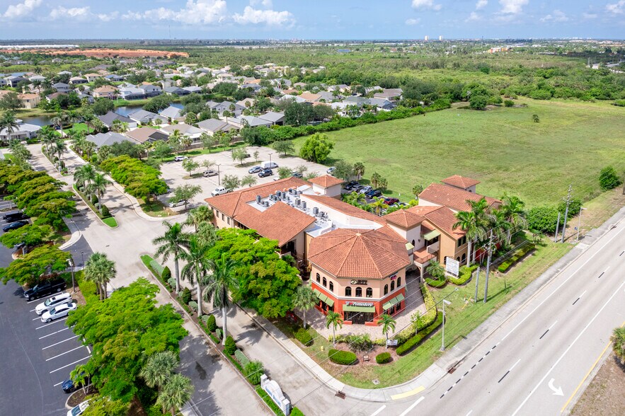 More Photos Of 9681 Gladiolus Dr, Fort Myers Coworking Space