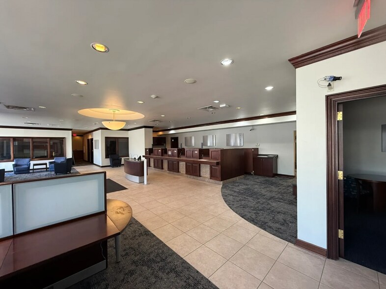 More Photos Of 276 East Bay St, Charleston Storefront Retail Office For Lease