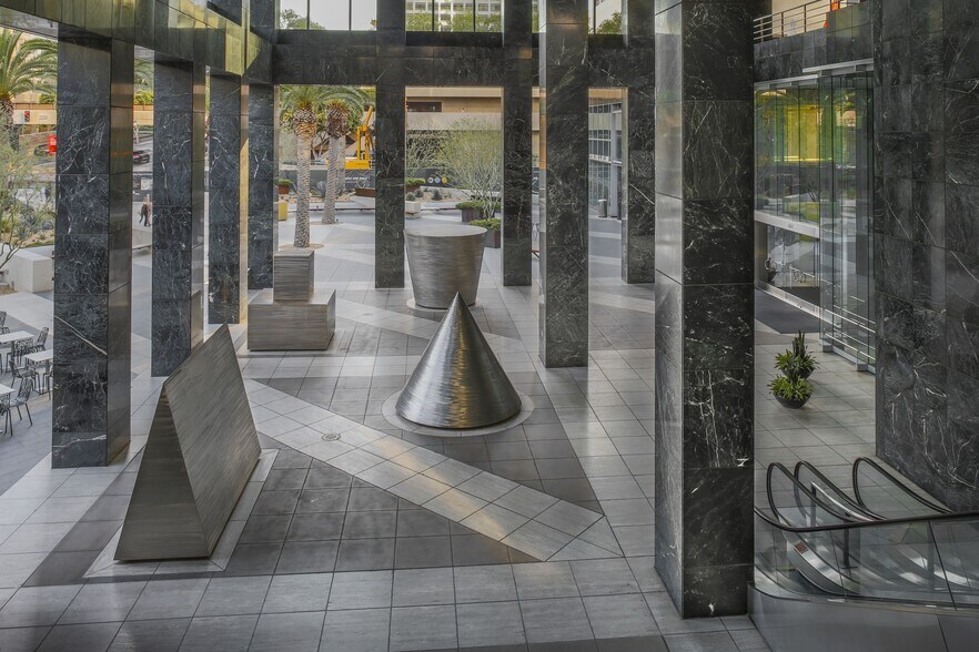 More Photos Of 444 S Flower St, Los Angeles Office For Lease