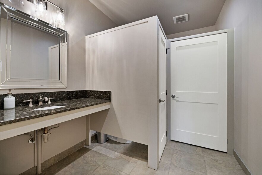 More Photos Of 18059A Ranch to Market Road 1826, Driftwood Winery Vineyard For Sale