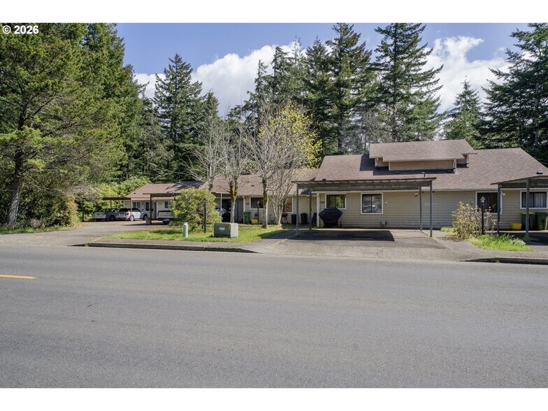 More Photos Of 1310-1390 Spruce St, Florence Apartments For Sale