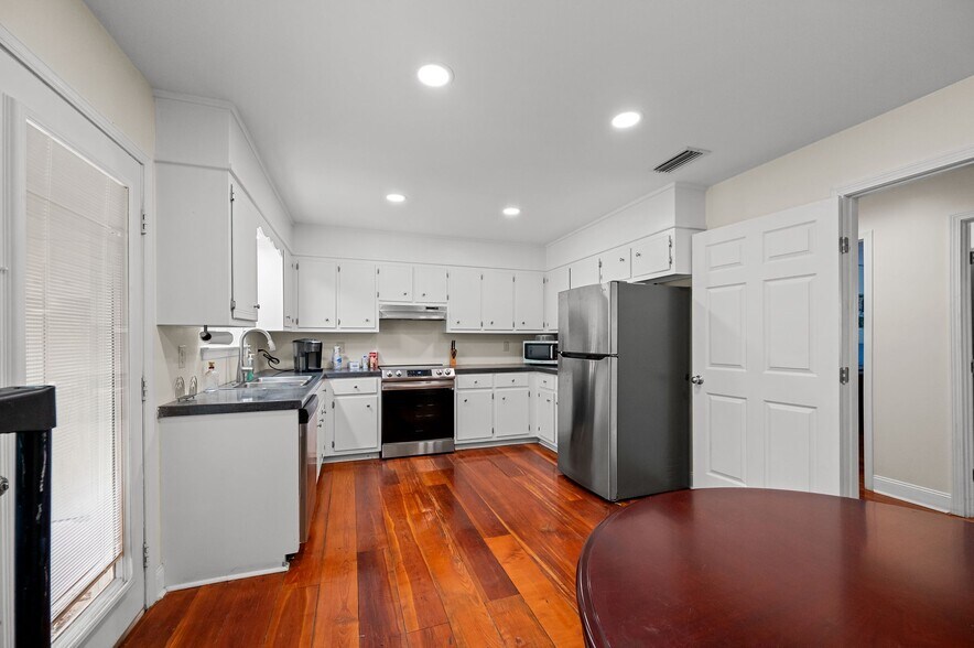 More Photos Of 7555 Half Mile Rd, Irvington Service For Sale