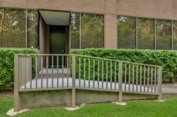 More Photos Of 13850 Gulf Fwy, Houston Office For Lease