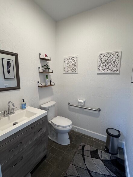 More Photos Of 412-414 Madrid Blvd, Punta Gorda Office For Lease