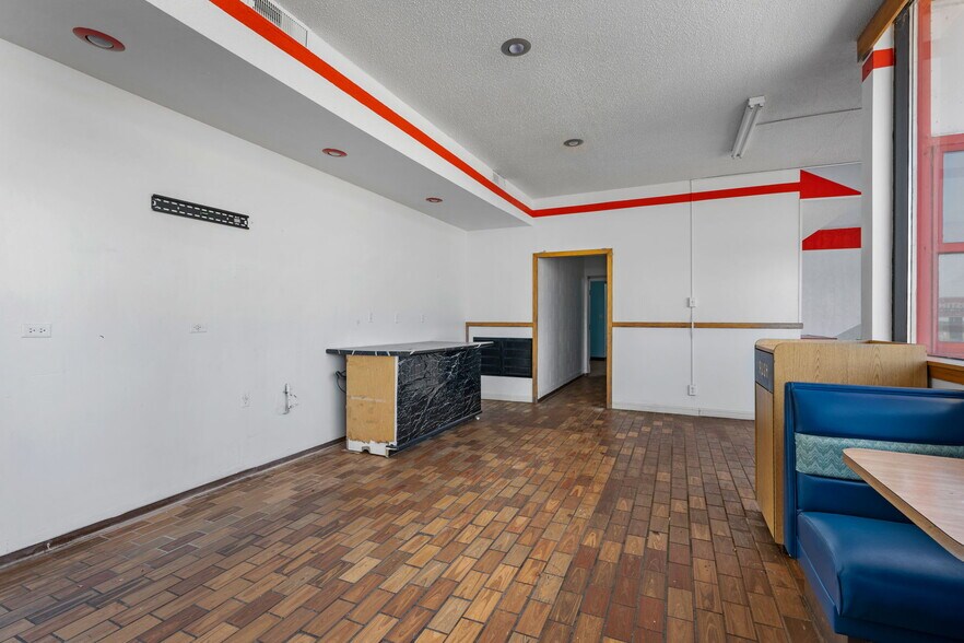 More Photos Of 3401 W Oakland Ave, Austin Truck Stop For Sale