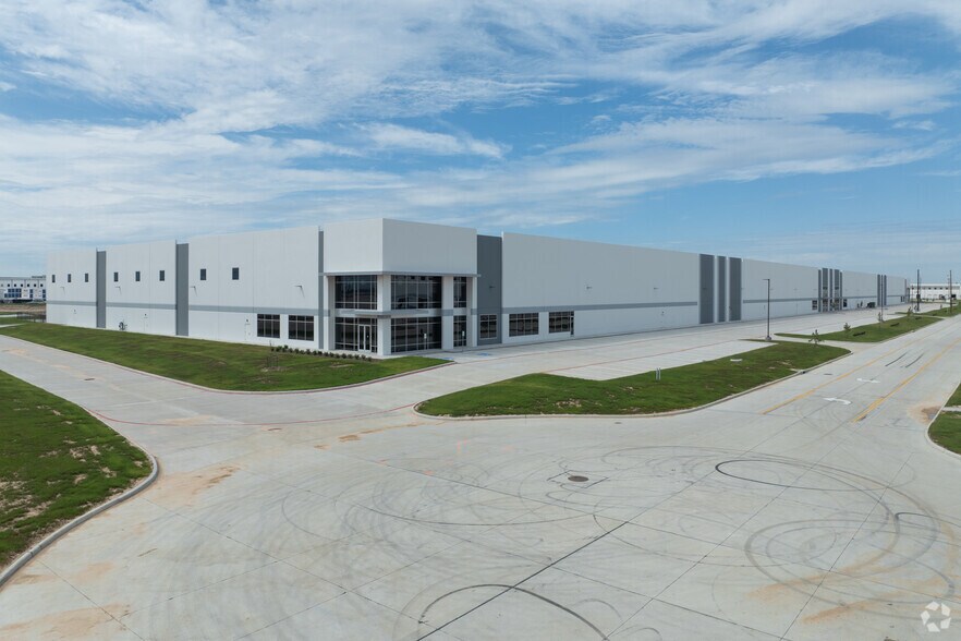 More Photos Of 4006 Westport Dr, Brookshire Warehouse For Lease
