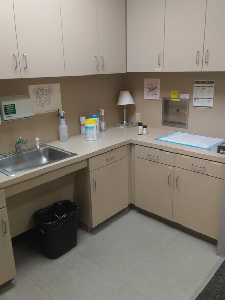 More Photos Of 1625 Lancaster Dr, Grapevine Medical For Lease