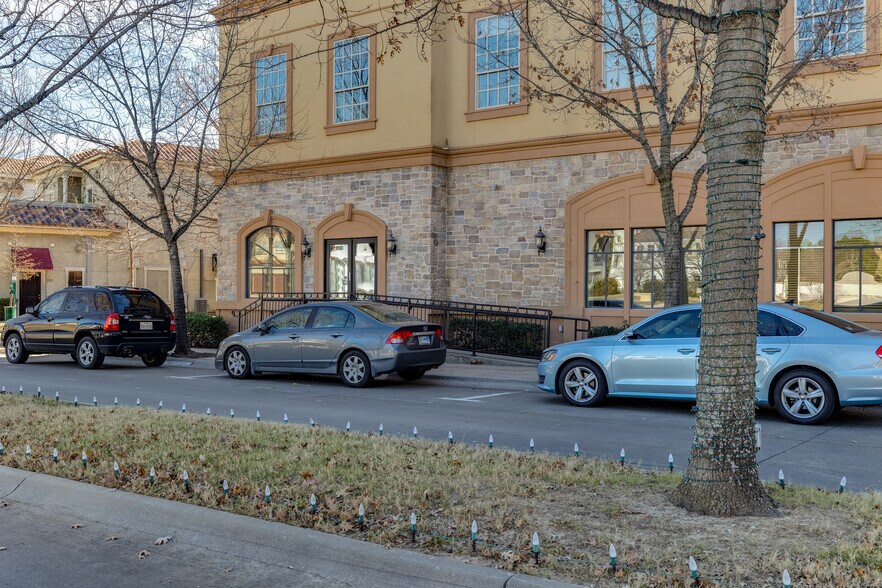More Photos Of 99 Main St, Colleyville Storefront Retail Office For Lease