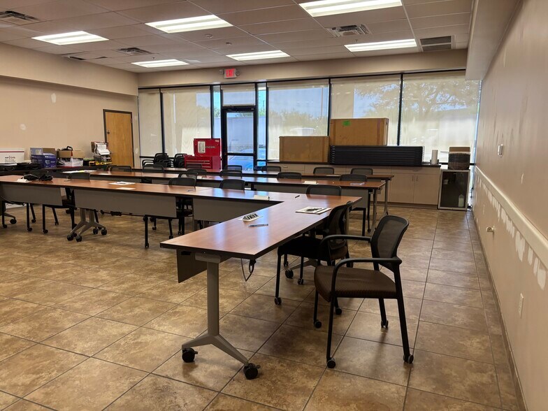 More Photos Of 11105-11119 Landmark 35 Dr, San Antonio Warehouse For Lease