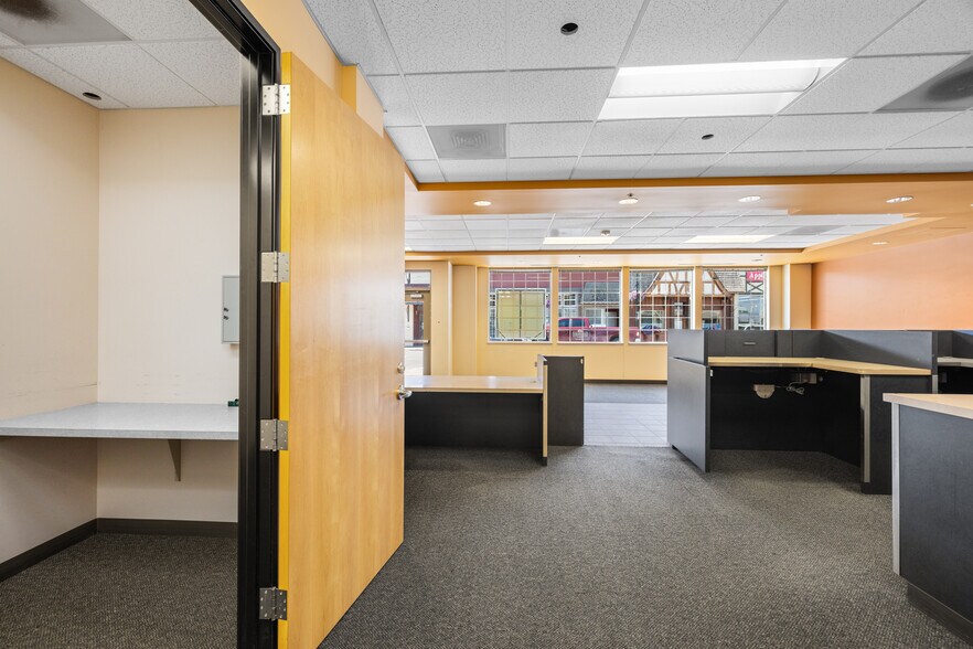 More Photos Of 190 E Charles St, Mount Angel Storefront Retail Office For Sale